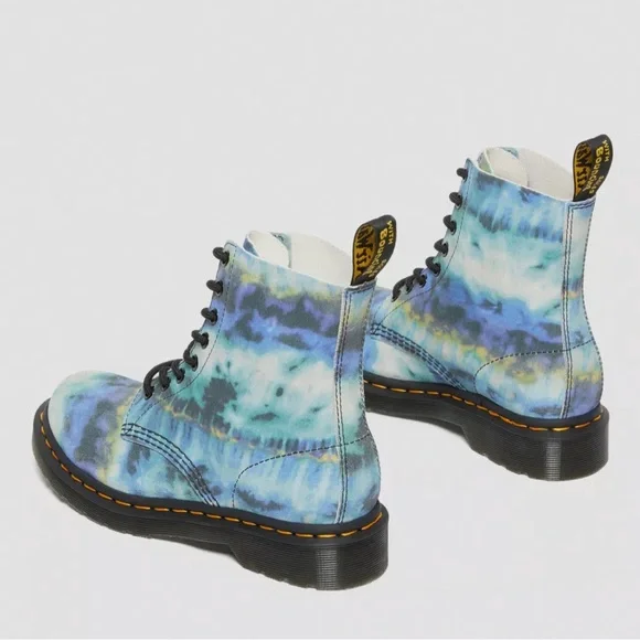 NEW Dr. Martens Boots - Picture 3 of 15